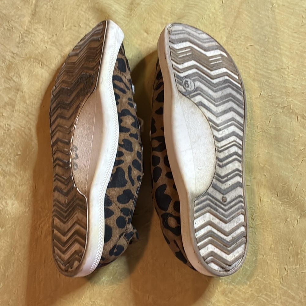 Madden Girl-Kids Leopard Print Sneakers, size 6-1/2 - Picture 4 of 5